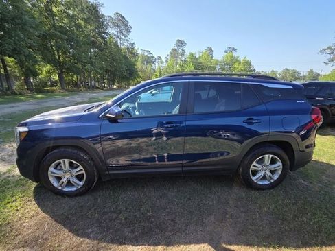 Used 2022 GMC Terrain SLE w/ Driver Convenience Package AWD/4WD image 5