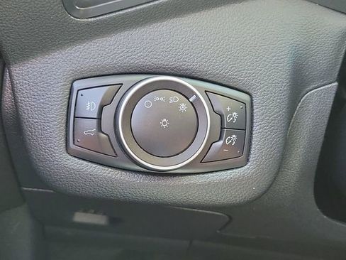 Used 2017 Ford Escape SE AWD/4WD image 9