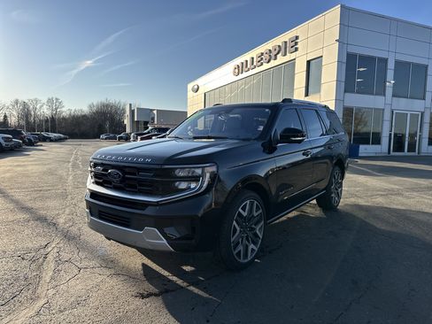 Certified 2025 Ford Expedition Platinum w/ Platinum Ultimate Package image 8