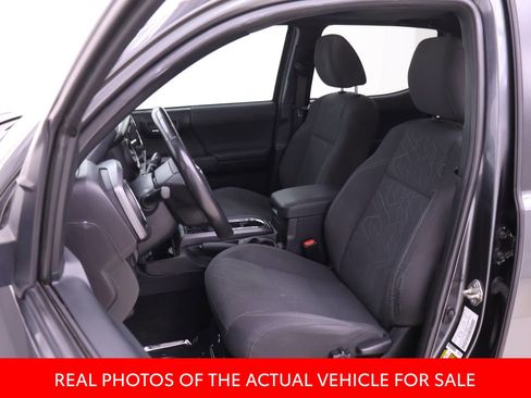 Certified 2017 Toyota Tacoma TRD Off-Road image 4