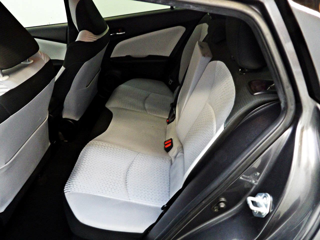 Used 2016 Toyota Prius Three FWD image 10