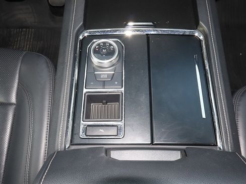 Used 2022 Ford Expedition XLT image 23