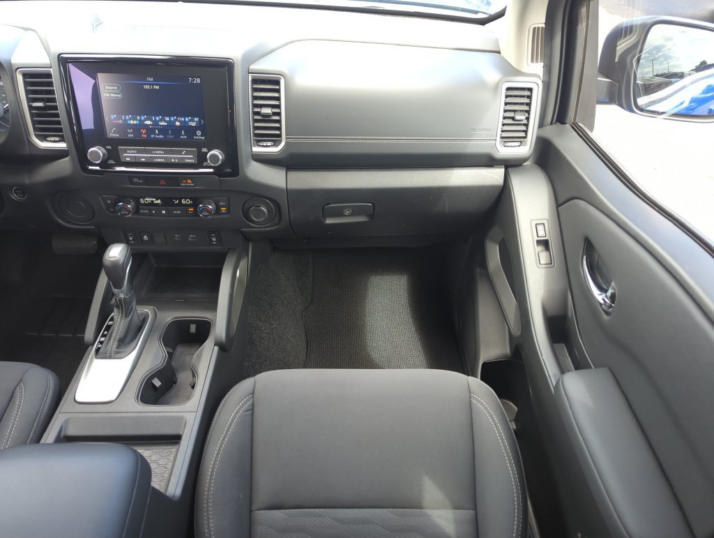 Used 2024 Nissan Frontier SV RWD image 16