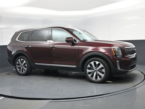 Used 2021 Kia Telluride S image 2