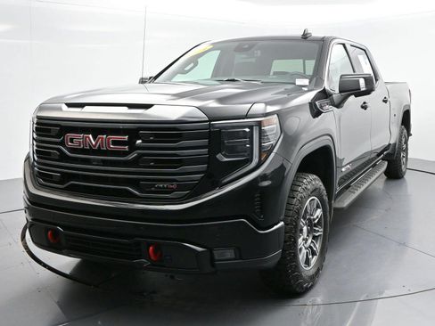 Used 2024 GMC Sierra 1500 AT4 w/ AT4 Premium Package AWD/4WD image 3
