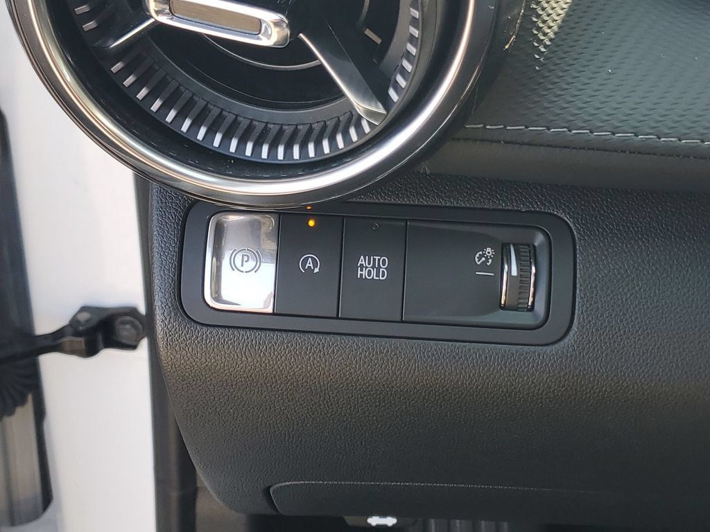 Used 2026 Chevrolet Equinox LT w/ Safety and Technology Package FWD image 18