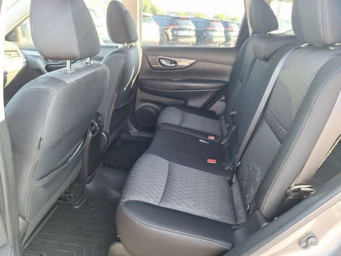 Used 2017 Nissan Rogue S w/ Appearance Package FWD image 12