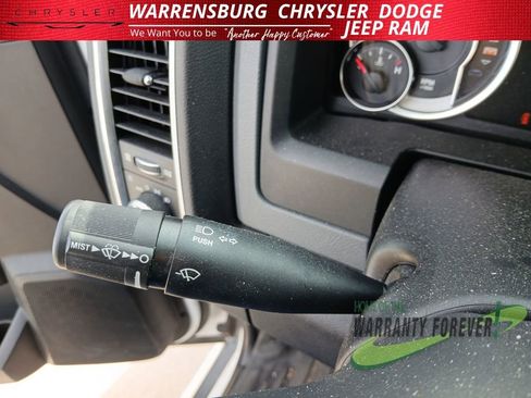 Used 2019 RAM 1500 Classic SLT w/ Luxury Group image 19