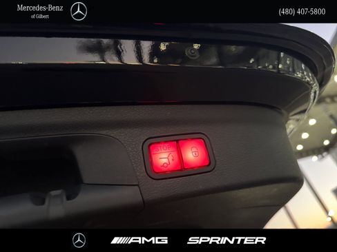 Used 2022 Mercedes-Benz GLE 350 w/ Premium Package image 8