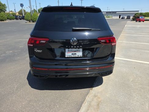 Used 2024 Volkswagen Tiguan SE R-Line FWD image 4