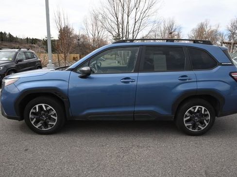 Used 2025 Subaru Forester Premium image 2