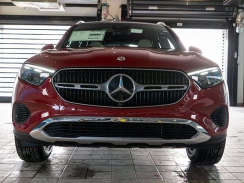 New 2026 Mercedes-Benz GLC 300 4MATIC image 2