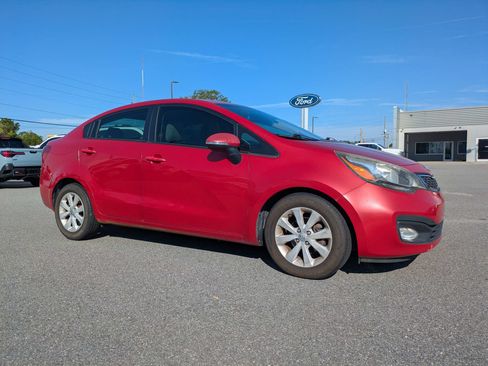 Used 2013 Kia Rio EX w/ Convenience Pkg FWD image 2