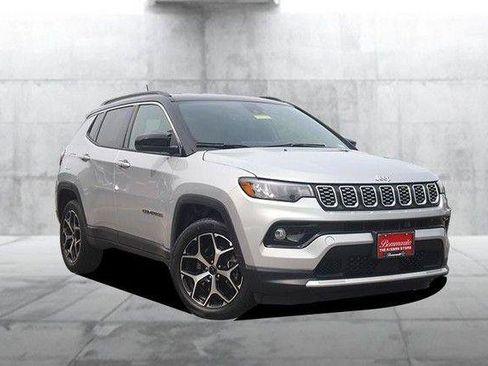 Used 2025 Jeep Compass Limited AWD/4WD image 2