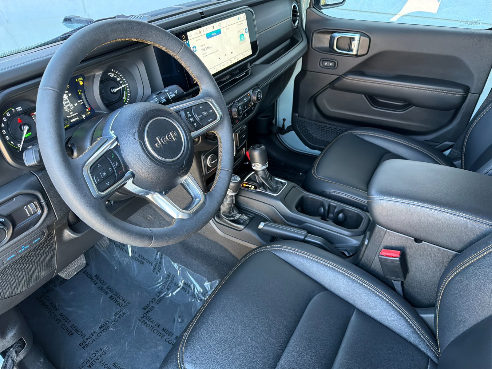Used 2024 Jeep Wrangler Unlimited Sahara w/ Technology Group AWD/4WD image 10