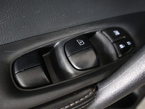 Used 2020 Nissan Rogue SV AWD/4WD image 34