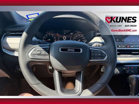 Used 2025 Jeep Compass Limited AWD/4WD image 14