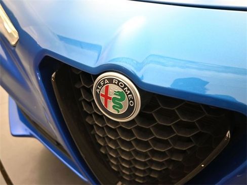 Used 2022 Alfa Romeo Stelvio Veloce image 23