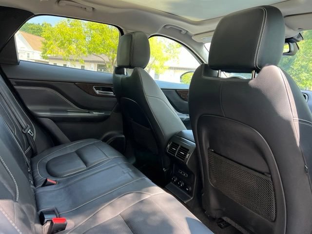 Used 2017 Jaguar F-PACE R-Sport AWD/4WD image 19