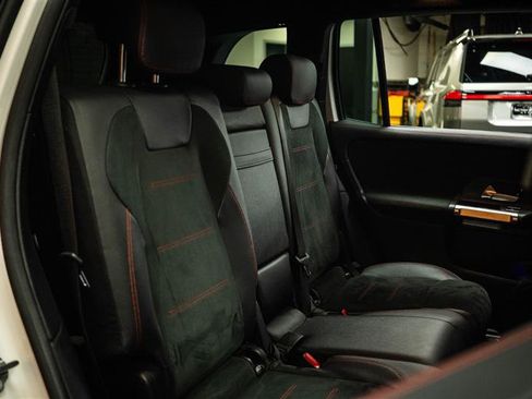Used 2022 Mercedes-Benz GLB 250 4MATIC image 12