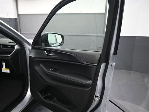 New 2025 Jeep Grand Cherokee L Laredo image 34