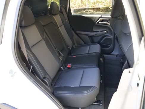 Used 2024 Mitsubishi Outlander ES image 35