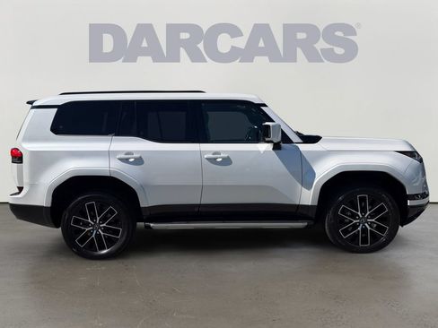 Certified 2024 Lexus GX 550 w/ Accessory Package (Z1) AWD/4WD image 8