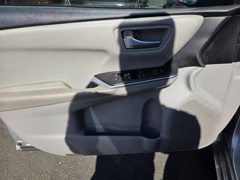 Used 2015 Toyota Camry XSE image 8
