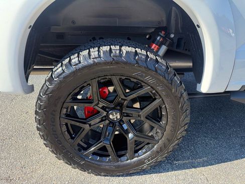 Used 2023 Ford F150 Lariat w/ Equipment Group 502A High AWD/4WD image 26