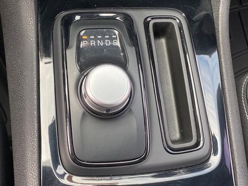 Used 2019 Chrysler 300 S RWD image 18