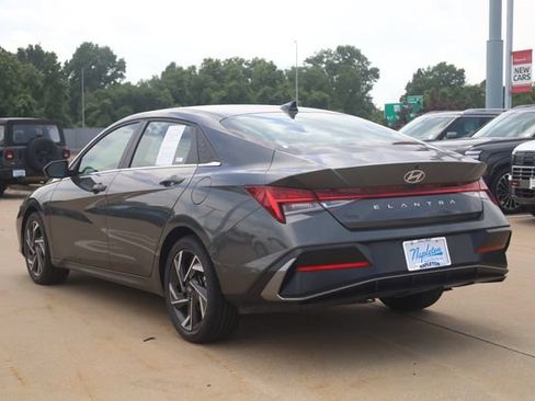 Certified 2025 Hyundai Elantra SEL FWD image 6
