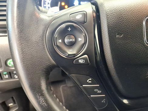 Used 2016 Honda Pilot Touring image 11