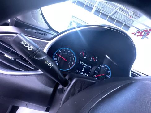 Used 2021 Chevrolet Malibu LT FWD image 18