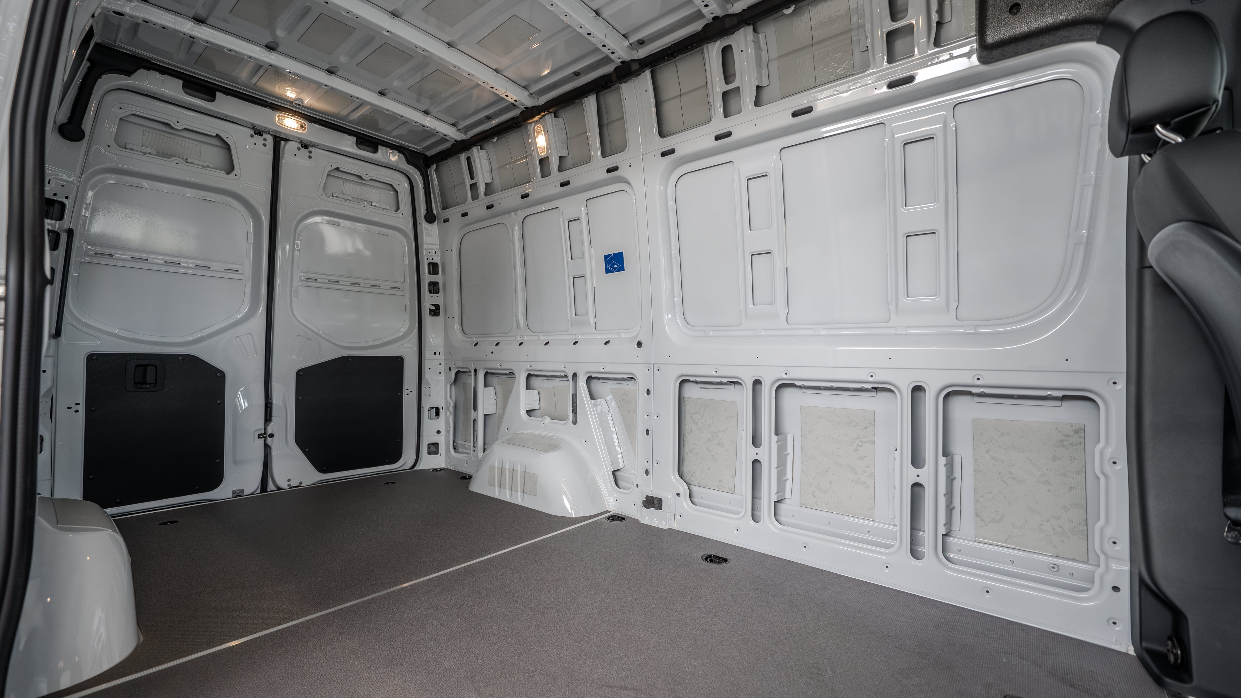 Used 2025 Mercedes-Benz Sprinter 2500 image 31