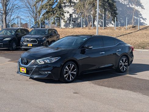 Used 2018 Nissan Maxima Platinum image 3