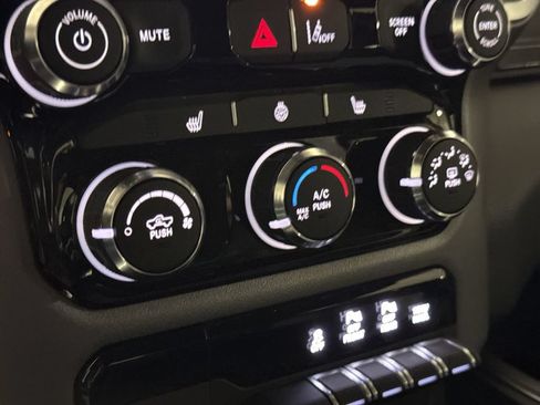 Used 2025 RAM 1500 Big Horn AWD/4WD image 16