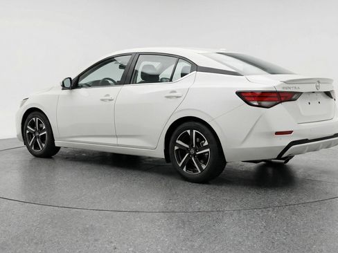 Used 2025 Nissan Sentra SV image 6