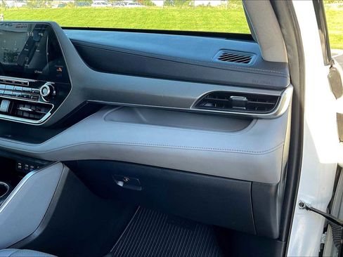 Used 2022 Toyota Highlander Limited image 19