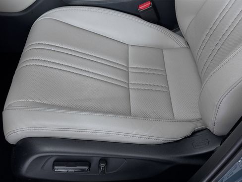 Certified 2026 Honda HR-V EX-L image 18