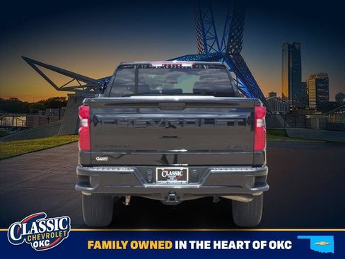 Used 2024 Chevrolet Silverado 1500 Custom Trail Boss w/ Turbomax Blackout Package AWD/4WD image 6