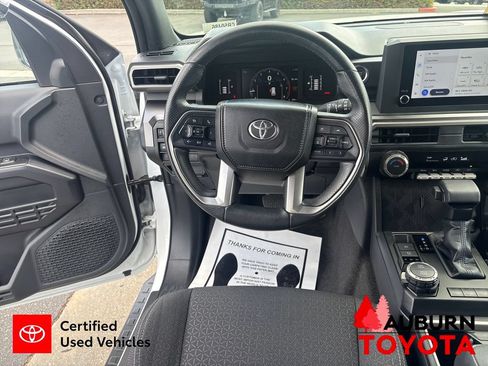 Certified 2025 Toyota 4Runner SR5 AWD/4WD image 13