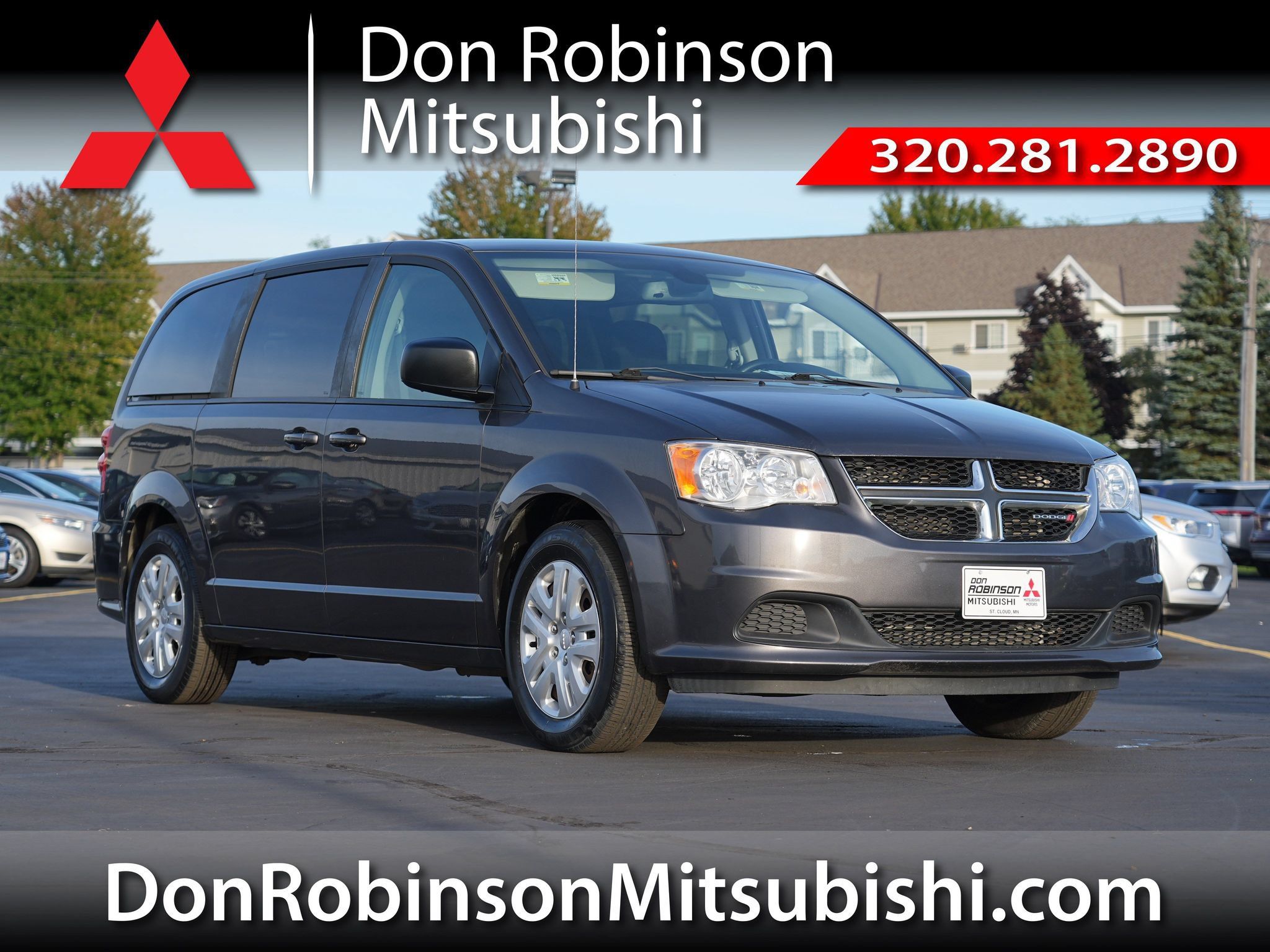Used 2018 Dodge Grand Caravan SE w/ UConnect Hands-Free Group FWD image 1