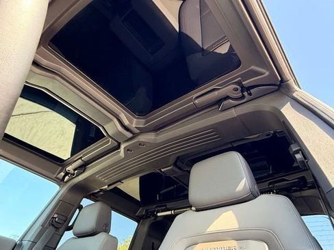 Used 2025 GMC Hummer EV 2X AWD/4WD image 15