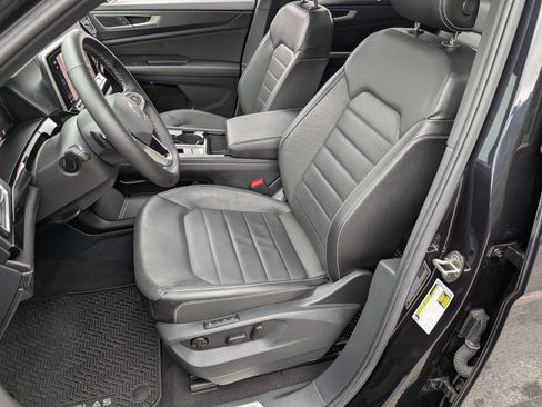 Used 2024 Volkswagen Atlas Cross Sport SEL AWD/4WD image 17