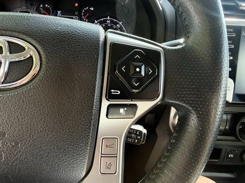 Used 2022 Toyota 4Runner SR5 AWD/4WD image 27