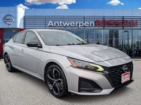 Used 2024 Nissan Altima 2.5 SR w/ SR Premium Package FWD image 1