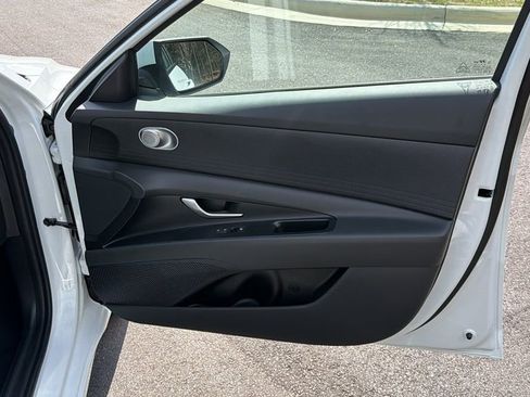 New 2026 Hyundai Elantra SE image 15
