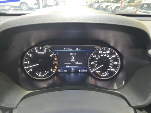 Used 2025 Nissan Altima 2.5 SV FWD image 2