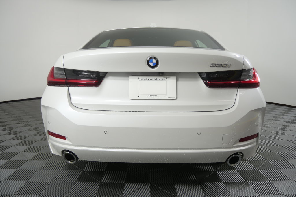 Certified 2025 BMW 330i Sedan RWD image 5