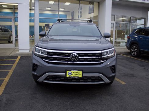 Used 2020 Volkswagen Atlas Cross Sport SE image 2